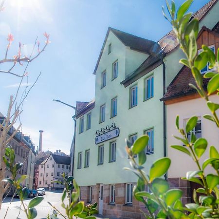 Haus99 Budget Pension & Apartments Fürth Buitenkant foto
